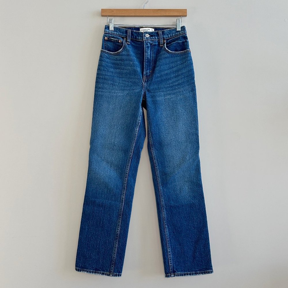 Abercrombie 90s Straight Ultra High Rise Jeans Medium 25/0 Short